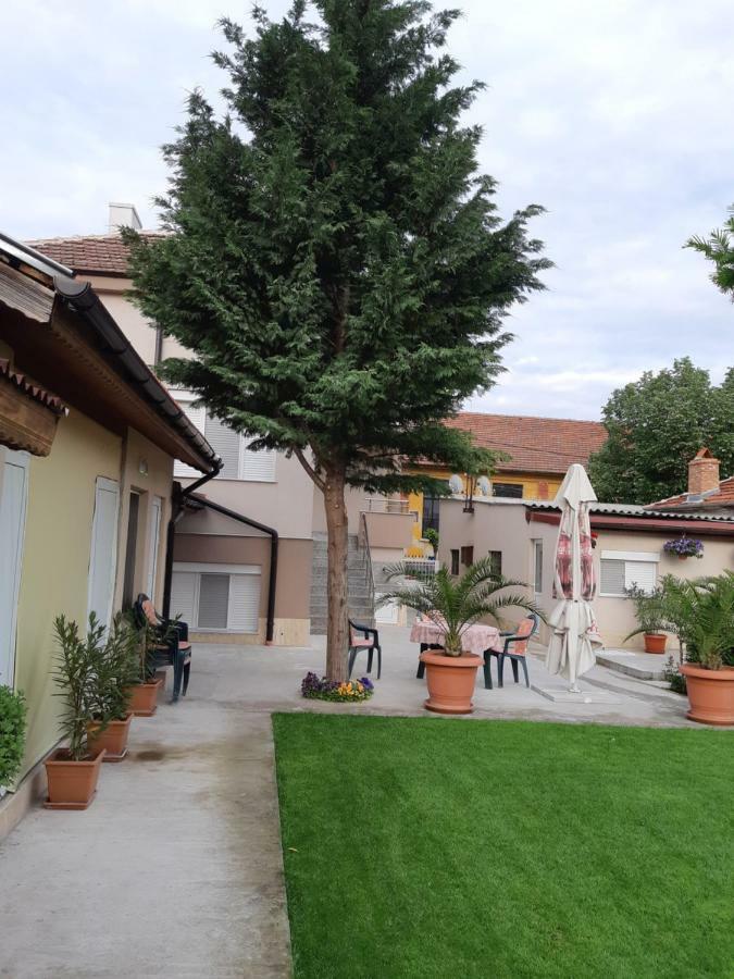 Villa Ros Guest House Szvilengrad Kültér fotó
