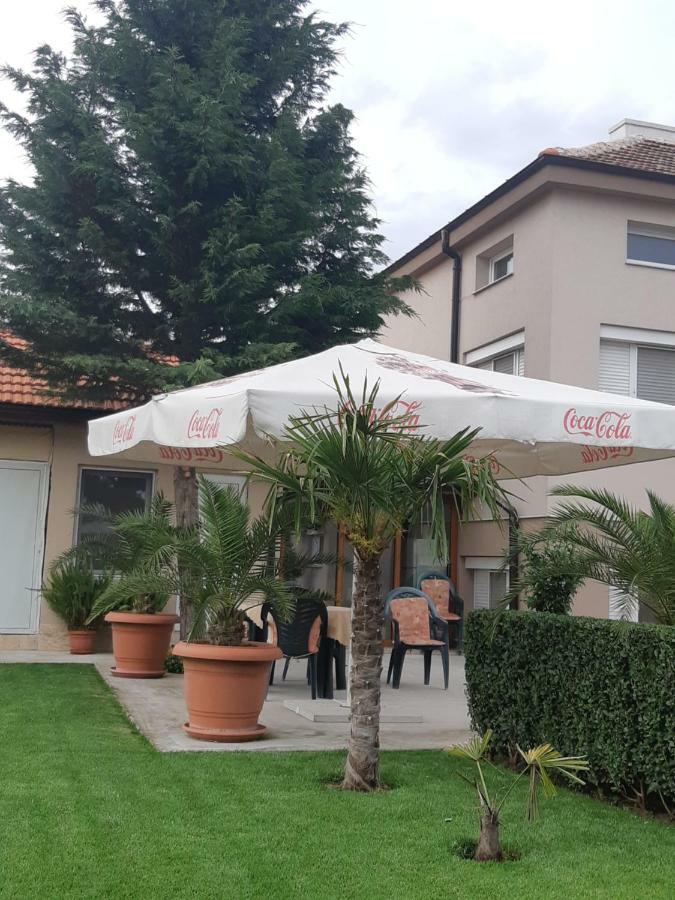 Villa Ros Guest House Szvilengrad Kültér fotó